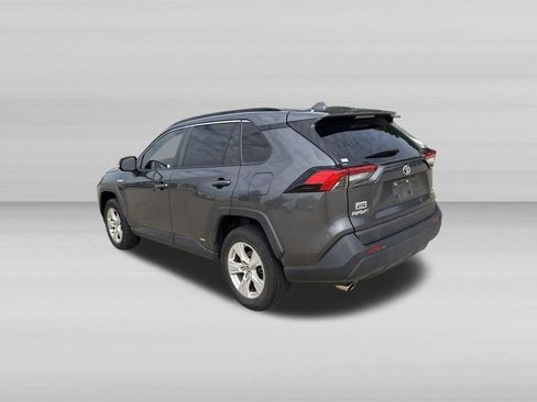 Used 2021 Toyota RAV4 XLE AWD/4WD image 9
