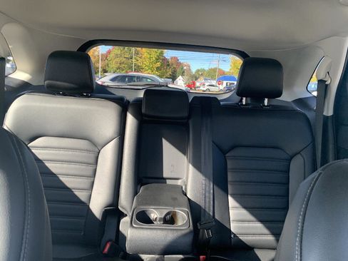 Used 2024 Ford Edge SEL image 17