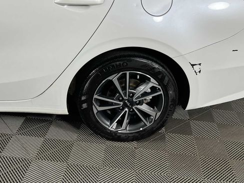 Used 2024 Kia Forte LXS FWD image 29