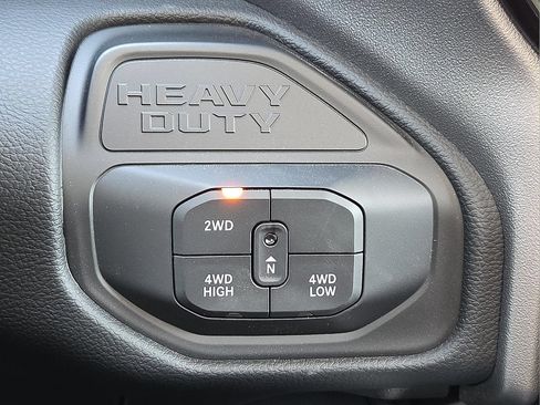 New 2026 RAM 2500 Laramie AWD/4WD image 17