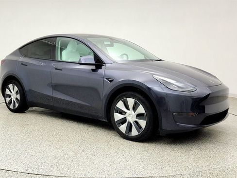 Used 2023 Tesla Model Y Long Range AWD/4WD image 3