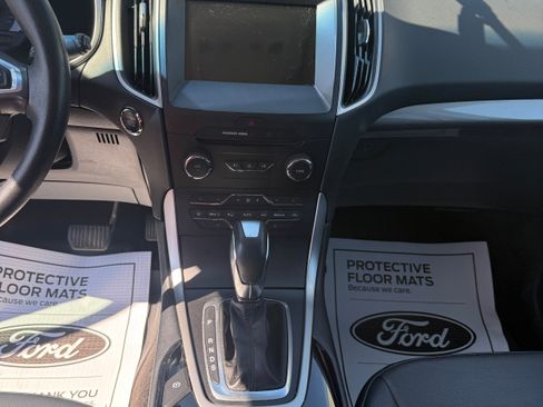 Used 2018 Ford Edge SEL w/ Equipment Group 201A AWD/4WD image 10