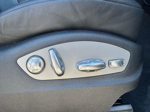 Used 2023 Porsche Macan image 36