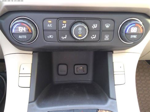 Used 2017 GMC Acadia Denali w/ Technology Package AWD/4WD image 16