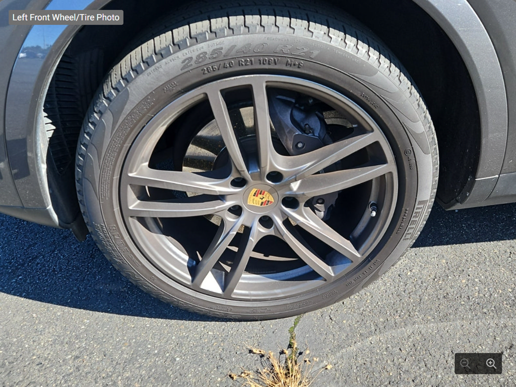 Used 2020 Porsche Cayenne AWD/4WD image 16