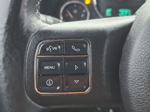 Used 2012 Jeep Wrangler Unlimited Rubicon w/ Connectivity Group image 28