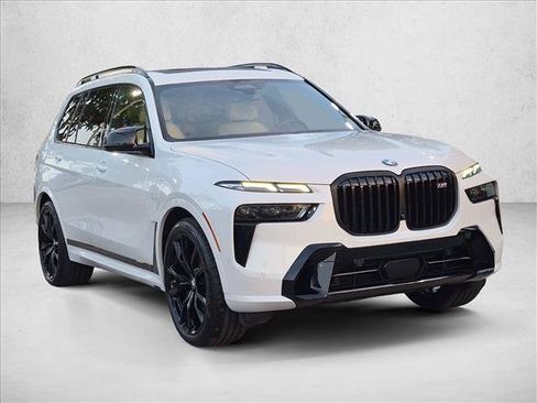 Used 2024 BMW X7 M60i AWD/4WD image 3