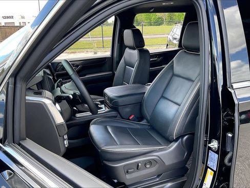 Used 2025 GMC Yukon XL Elevation w/ LPO, Yukon Black Package image 8