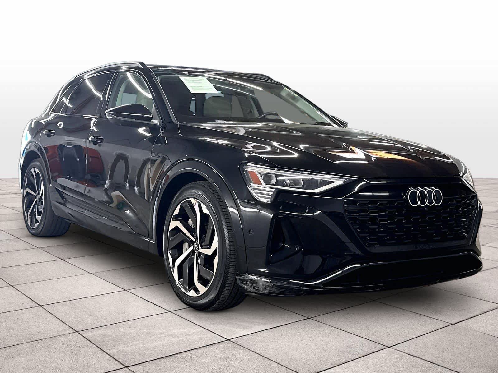 Used 2024 Audi Q8 e-tron Premium Plus w/ Premium Plus Package AWD/4WD image 2
