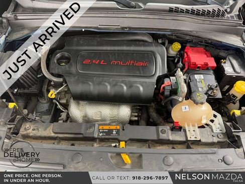 Used 2019 Jeep Renegade Latitude AWD/4WD image 48