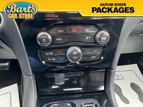 Used 2018 Chrysler 300 S image 30