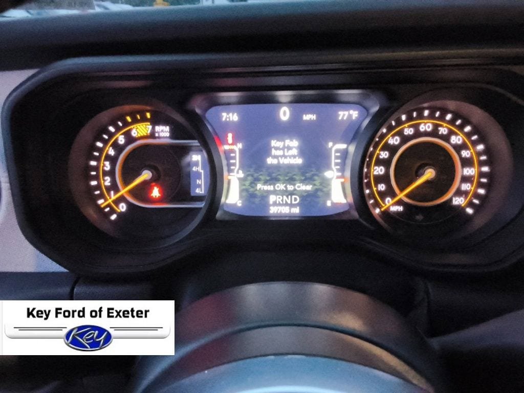 Used 2025 Jeep Wrangler Unlimited Sahara AWD/4WD image 35