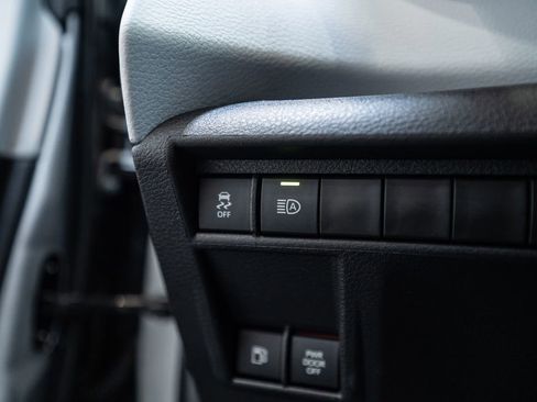 Used 2025 Toyota Sienna XLE image 23