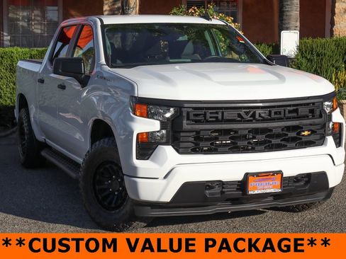 Used 2023 Chevrolet Silverado 1500 Custom image 2