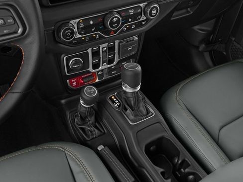 Used 2026 Jeep Gladiator Mojave AWD/4WD image 9