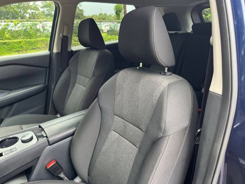 Used 2025 Nissan Rogue SV AWD/4WD image 30