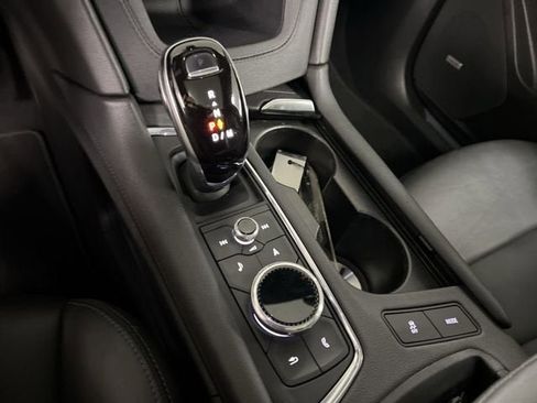 Certified 2021 Cadillac XT5 Premium Luxury FWD image 16