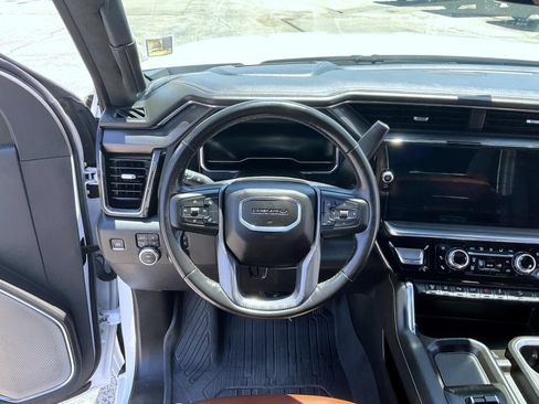 Used 2024 GMC Sierra 3500 Denali Ultimate AWD/4WD image 11