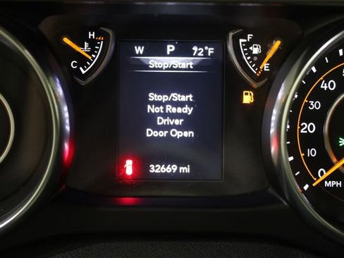 Used 2019 Jeep Wrangler Sport AWD/4WD image 10