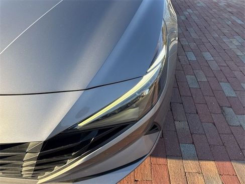 Used 2021 Hyundai Elantra SEL image 23