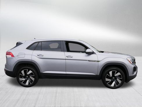Certified 2026 Volkswagen Atlas Cross Sport SE AWD/4WD image 8