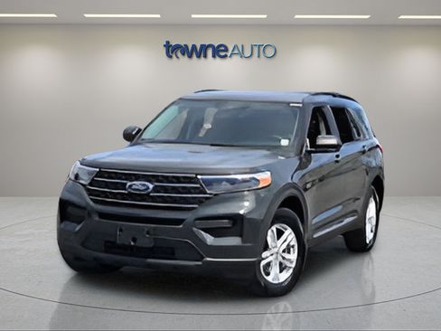 Used 2023 Ford Explorer XLT AWD/4WD image 11