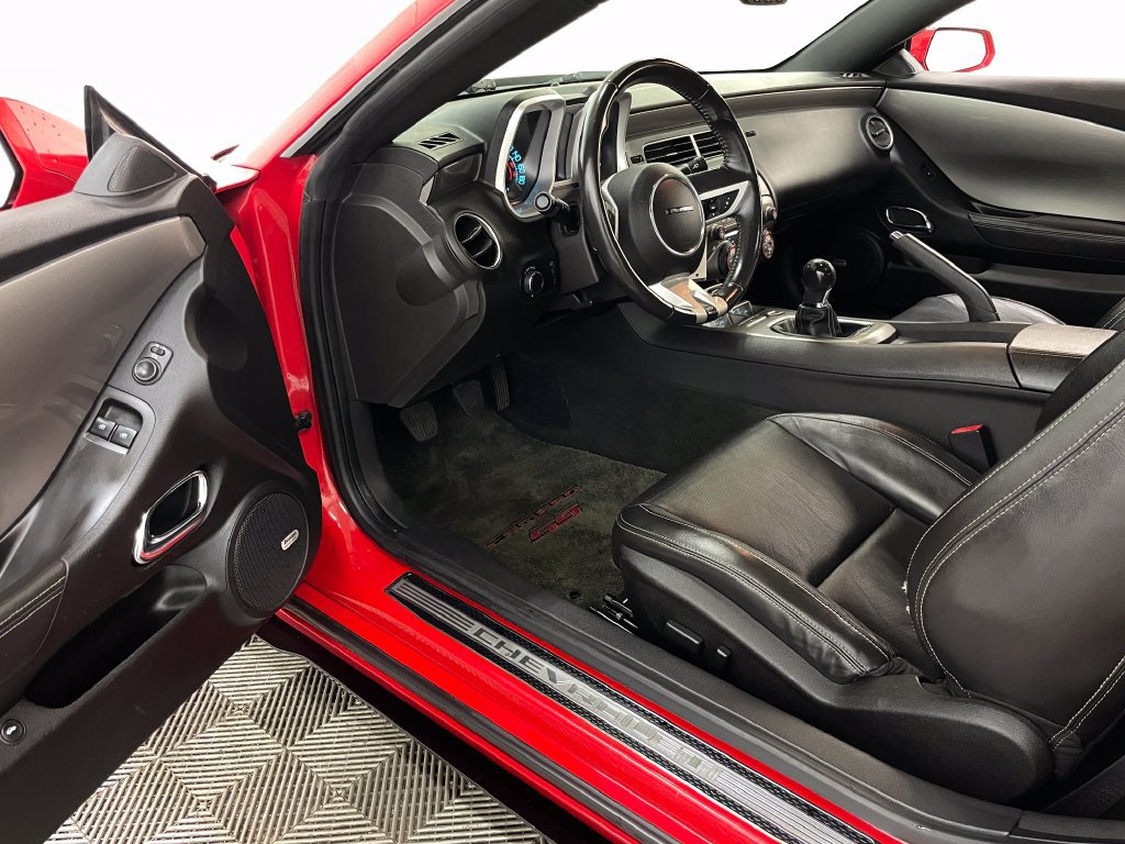 Used 2010 Chevrolet Camaro SS RWD image 18