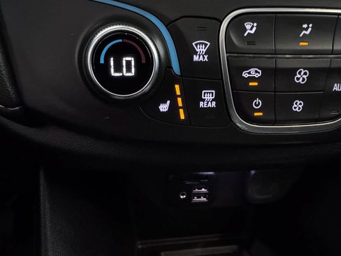 Certified 2023 Chevrolet Traverse LT w/ LT Premium Package AWD/4WD image 24