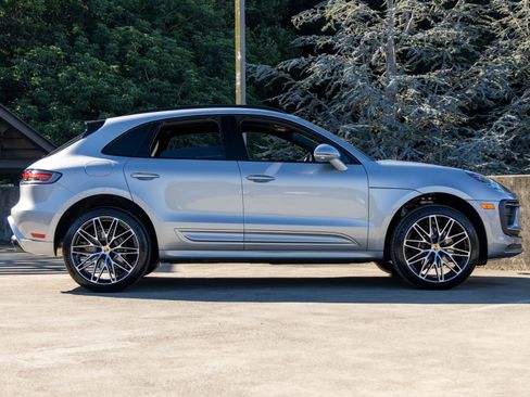 New 2026 Porsche Macan image 12