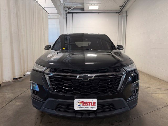 Used 2023 Chevrolet Traverse LT w/ LT Premium Package AWD/4WD image 3
