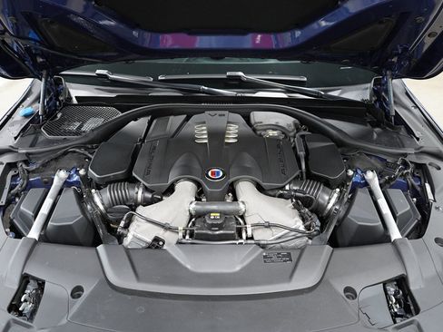 Used 2022 BMW ALPINA B7 xDrive w/ Luxury Rear Seating Package AWD/4WD image 32