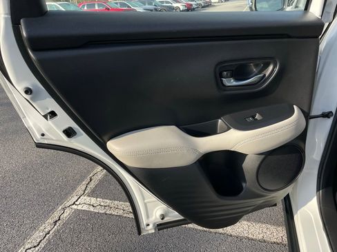 Certified 2024 Honda HR-V LX image 37