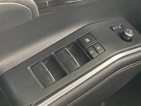 Used 2023 Toyota Highlander Limited AWD/4WD image 36