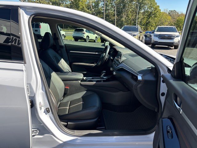 Used 2023 Nissan Altima 2.5 SR FWD image 44