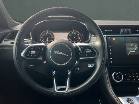 Used 2025 Jaguar F-PACE R-Dynamic S image 18