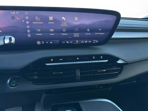 Used 2025 Buick Enclave Preferred image 26