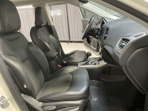 Used 2019 Jeep Compass Latitude w/ Popular Equipment Group image 14