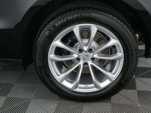 Certified 2026 Porsche Macan image 37
