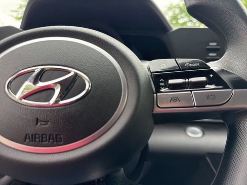 Used 2023 Hyundai Elantra SEL FWD image 35