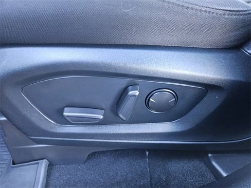 Used 2020 Ford Explorer XLT w/ Comfort Package image 9