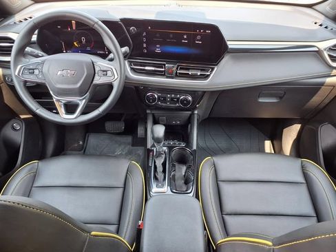 Used 2025 Chevrolet TrailBlazer ACTIV w/ Convenience Package FWD image 9