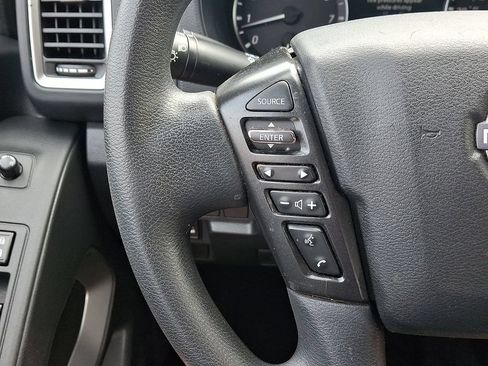 Used 2022 Nissan Frontier SV w/ Technology Package AWD/4WD image 19