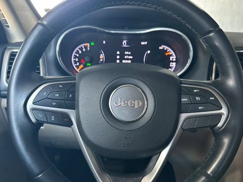 Used 2022 Jeep Grand Cherokee Laredo E RWD image 24