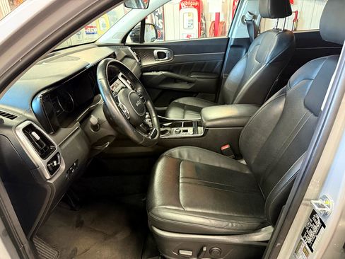 Used 2022 Kia Sorento SX image 14