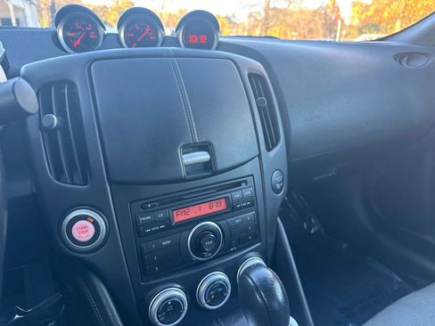 Used 2013 Nissan 370Z Touring w/ Sport Pkg image 17