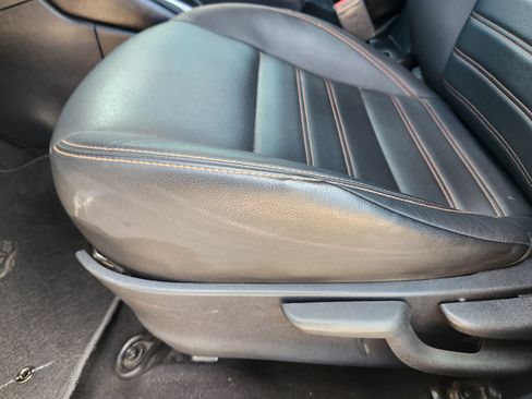 Used 2020 Nissan Kicks SR w/ SR Premium Package FWD image 17