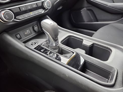 Used 2024 Nissan Sentra S image 28