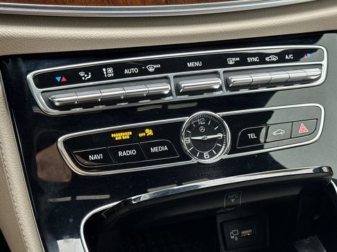 Used 2017 Mercedes-Benz E 300 image 20