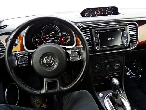 Used 2013 Volkswagen Beetle Turbo image 14