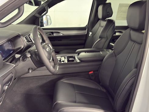 New 2026 Jeep Grand Wagoneer L 4WD image 13